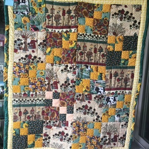 - Handmade Lap Quilt.   40” x 48” - Picture 6 of 10